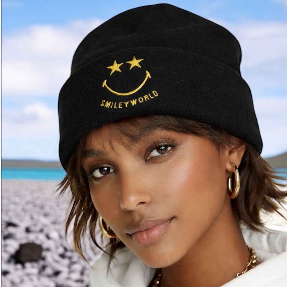 2 for $30 🆕Smiley World Black Fleece Beanie